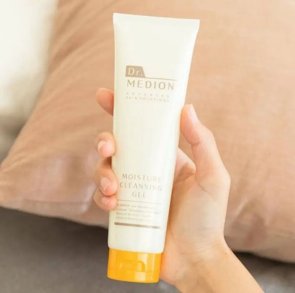 DR. MEDION MOISTURE CLEANSING GEL Очищуючий гель з колоїдним сріблом і платиною DRM003 фото