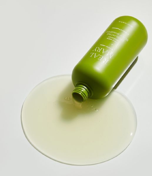 Rated Green Real Mary Cold Brewed Rosemary Exfoliating Scalp Shampoo - Глибокоочищуючий відлущуючий шампунь з соком розмарину RTDG001 фото