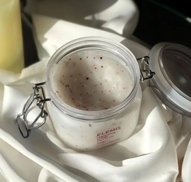 ELEMIS Frangipani Monoi Salt Glow Екзотичний скраб для тіла з екстрактом Франжіпані ELMS2 фото